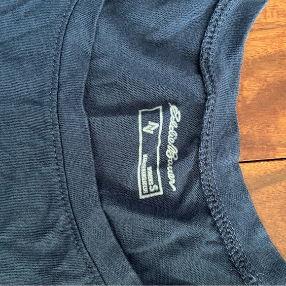 Eddie Bauer Blue cropped t-shirt - Picture 3 of 3